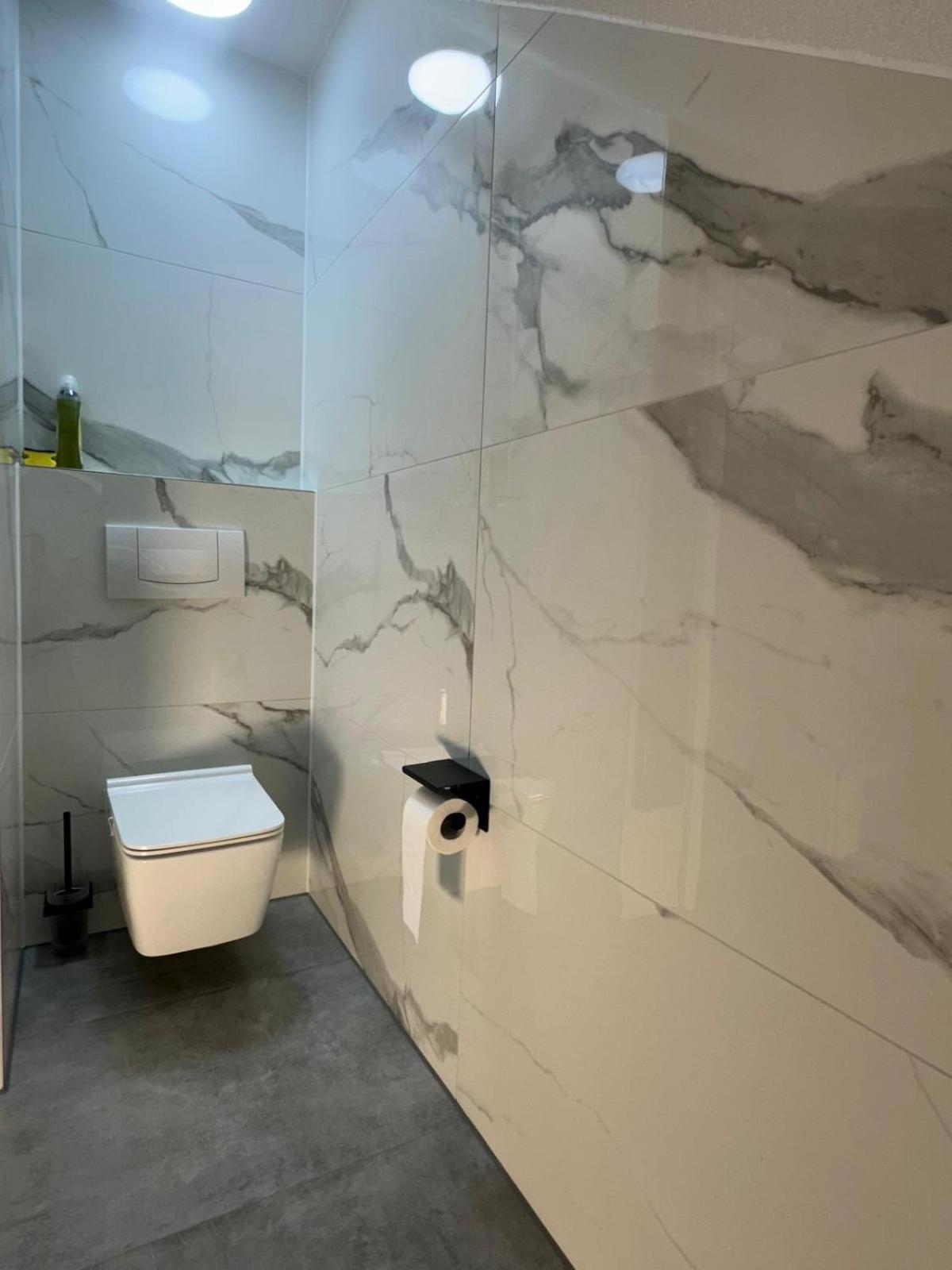 Flexible, Schoene Und Gut Aussehende Feriensuite Reutlingen Extérieur photo